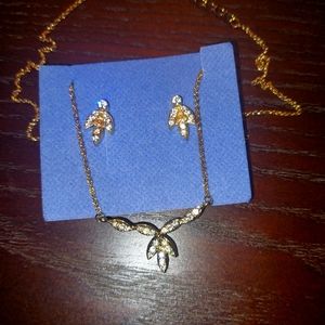 Avon rhinestone cluster necklace and earrings giftset